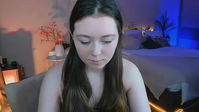 Snapshot of AlluringLookk chatting on 11/23/25, 04:18 AlluringLookk online show from 11/23/25, 04:18