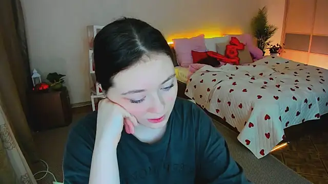 AlluringLookk online show from 02/15/26, 08:35