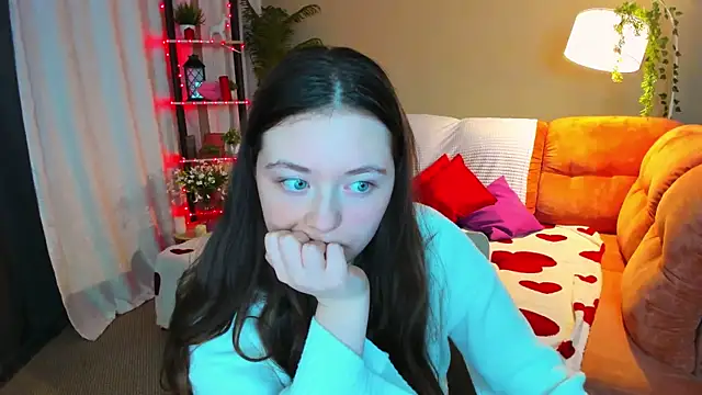 AlluringLookk online show from 04/07/26, 04:18