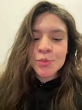 Emilyybennet  online show from 06/04/26, 03:23