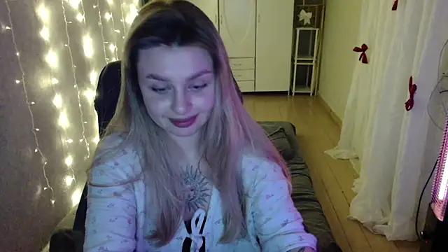 AngelicaHollywood online show from 12/21/25, 08:27