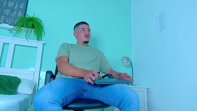 MrFox   online show from 09/20/25, 07:26