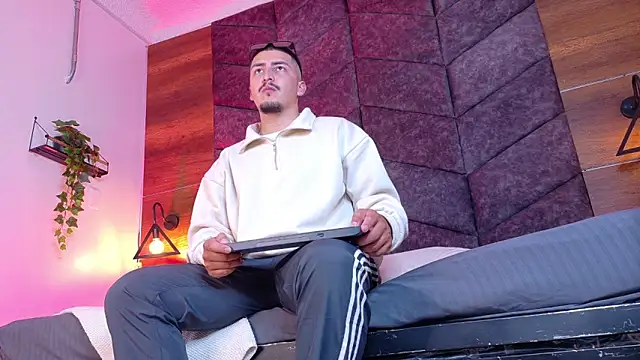 MrFox   online show from 02/02/26, 07:34