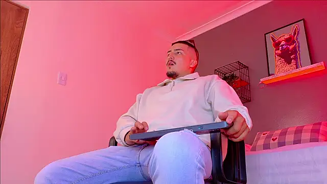 MrFox   online show from 02/14/26, 07:32