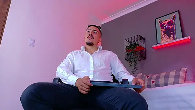 MrFox   online show from 02/23/26, 07:44