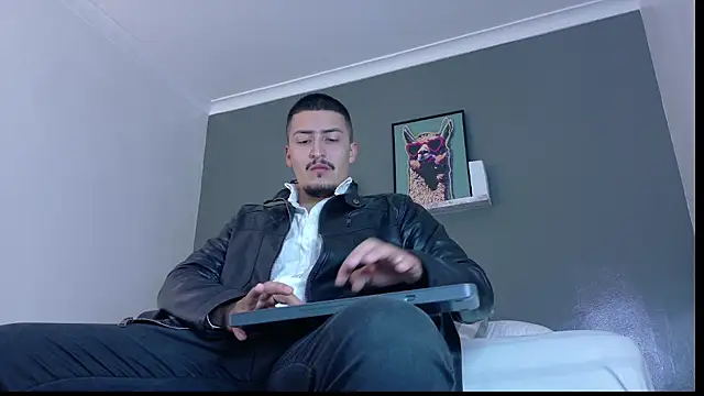 MrFox   online show from 04/04/26, 11:51