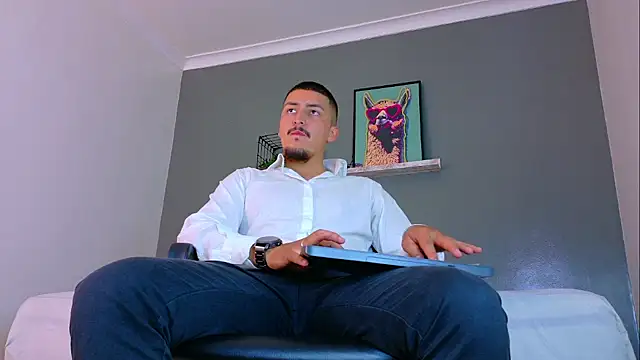 MrFox   online show from 04/15/26, 07:32