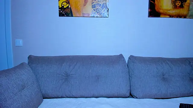 OliviaReece online show from 05/15/26, 06:31
