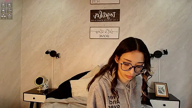 Emilia Bons online show from 02/24/26, 01:42