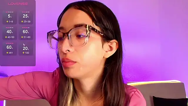 Emilia Bons online show from 04/13/26, 02:44