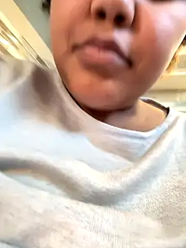 chocolate bella online show from 10/26/25, 08:26