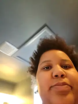 chocolate bella online show from 02/13/26, 01:18