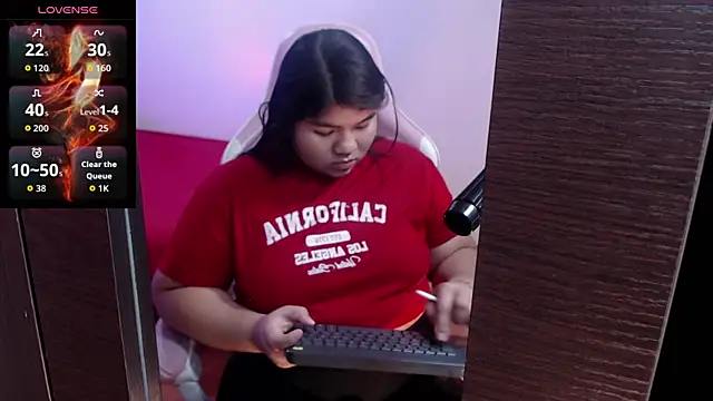 Snapshot of Lia_Arellano chatting on 06/16/26, 07:27 Lia Arellano online show from 06/16/26, 07:27