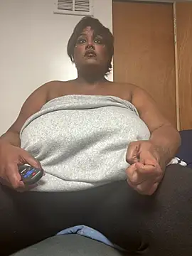 Cocomamii1 online show from 01/13/26, 03:23