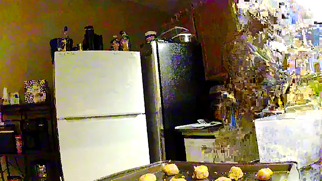 Snapshot of gypsyadventures1 chatting on 12/20/25, 01:45 gypsyadventures1 online show from 12/20/25, 01:45