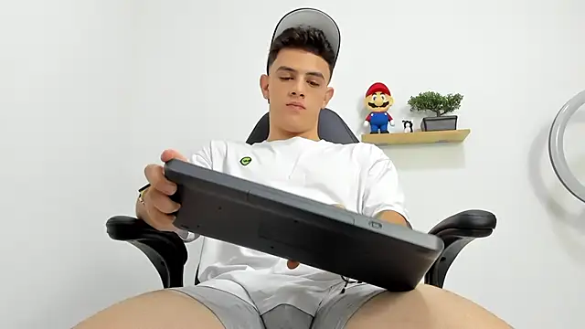 Mikecooper online show from 09/24/25, 02:04