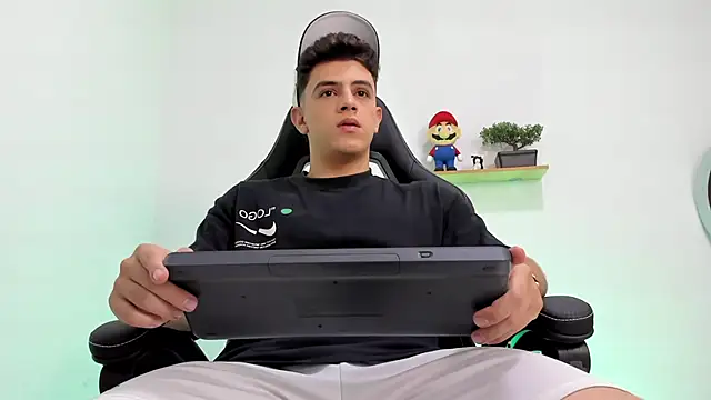 Mikecooper online show from 02/05/26, 03:11