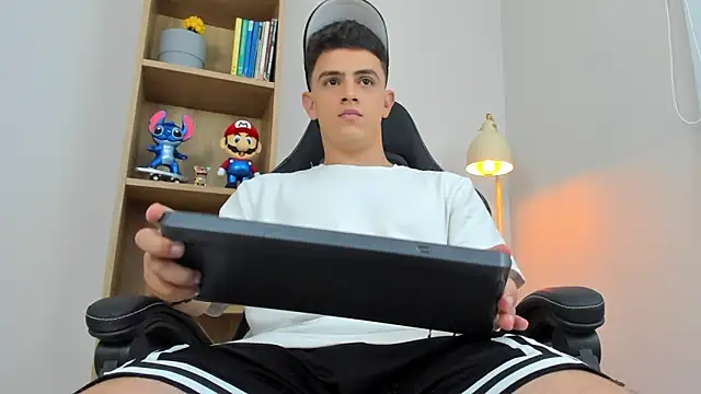 Mikecooper online show from 04/08/26, 11:48