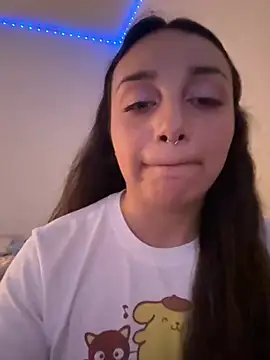 Snapshot of CharmingMaddie chatting on 07/11/26, 12:35 CharmingMaddie online show from 07/11/26, 12:35