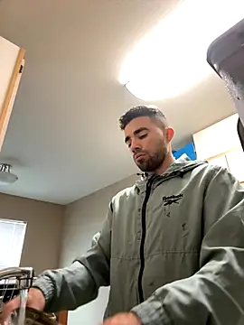 kelvin971011 online show from 10/11/25, 06:39