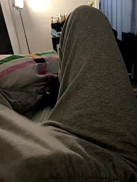 Snapshot of Frankieyyy1 chatting on 11/18/25, 09:41 Frankieyyy1 online show from 11/18/25, 09:41