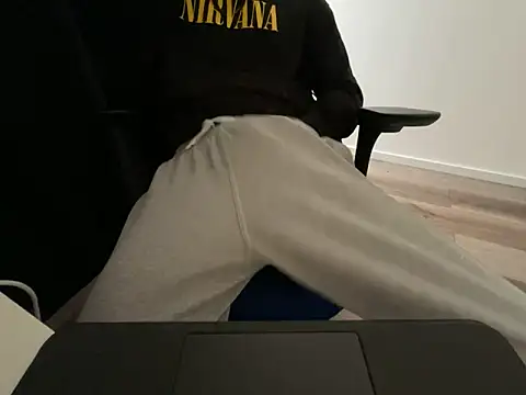 Frankieyyy1 online show from 04/19/26, 05:51