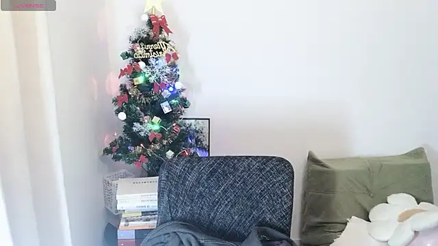 Emmaq996 online show from 12/22/25, 04:20