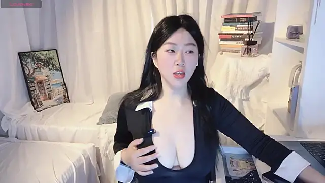 Emmaq996 online show from 03/17/26, 02:05