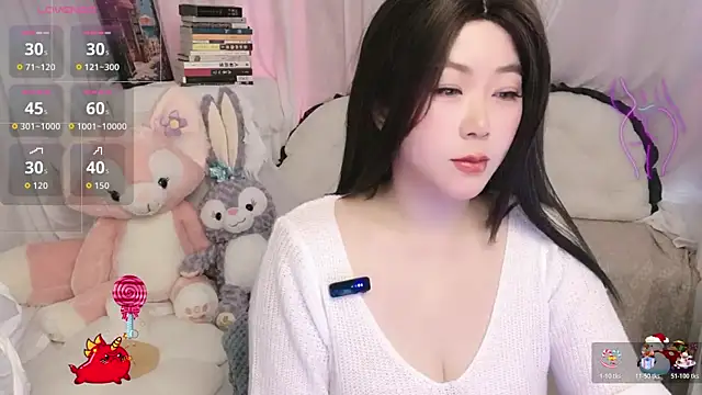 Snapshot of Emmaq996 chatting on 05/18/26, 01:56 Emmaq996 online show from 05/18/26, 01:56