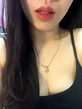 Snapshot of Mon_monbaby chatting on 10/19/25, 05:35 Mon monbaby online show from 10/19/25, 05:35