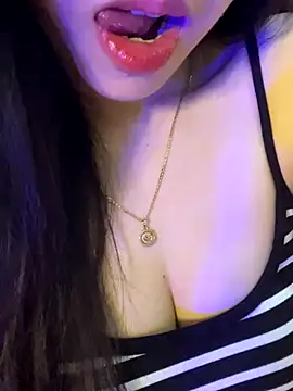 Snapshot of Mon_monbaby chatting on 11/29/25, 06:44 Mon monbaby online show from 11/29/25, 06:44