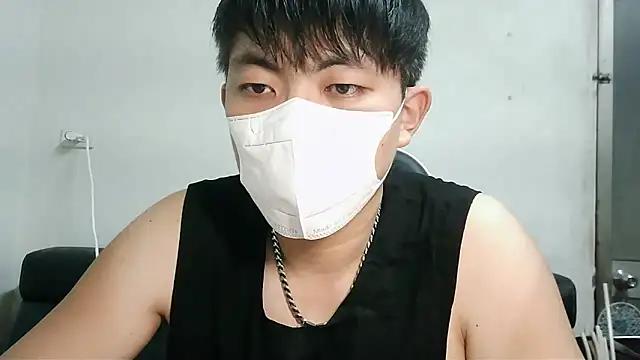 bigbb101011 online show from 10/13/25, 02:39