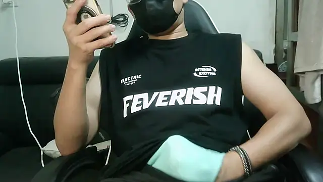 bigbb101011 online show from 12/17/25, 02:56