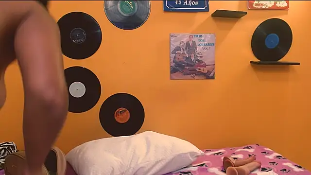 meisevil77 online show from 12/02/25, 02:17