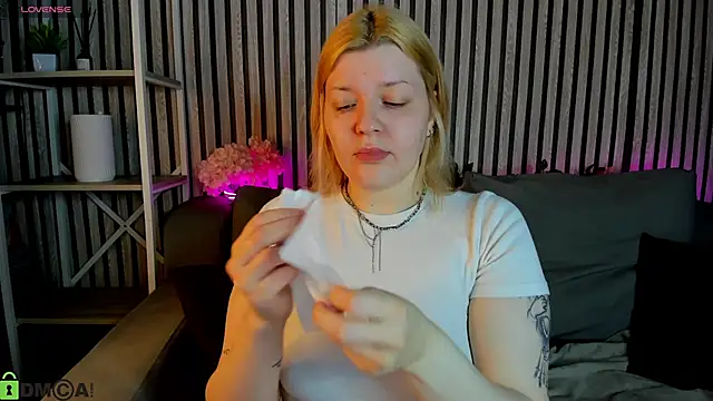 Michele Greenn online show from 05/11/26, 01:11