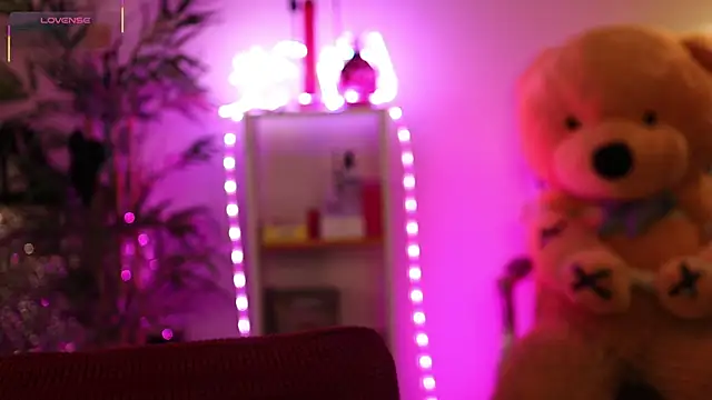 NovaHollisx online show from 04/05/26, 04:42