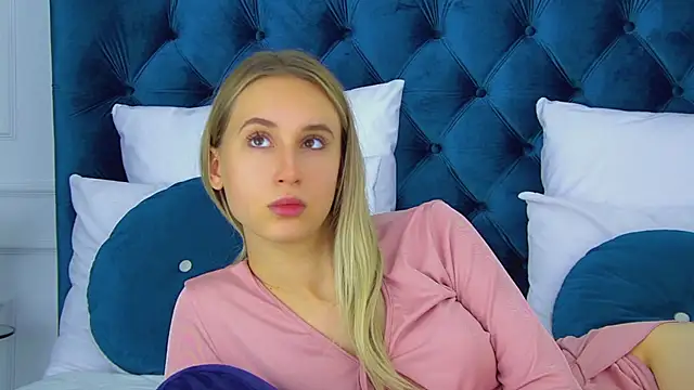 VictoriaHopsons online show from 09/20/25, 06:36