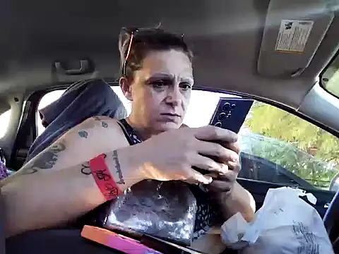 SparklesB1tch online show from 09/22/25, 11:07