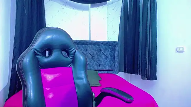 mia  thomson  online show from 01/07/26, 02:19