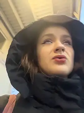 KittyQueeny online show from 12/20/25, 12:34