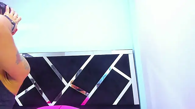 Snapshot of iisabella_noa chatting on 01/08/26, 01:02 iisabella noa online show from 01/08/26, 01:02