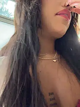 Snapshot of MystiqueXXX chatting on 06/18/26, 01:04 MystiqueXXX online show from 06/18/26, 01:04