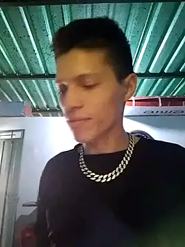 Snapshot of elinnki chatting on 11/30/25, 05:06 elinnki online show from 11/30/25, 05:06