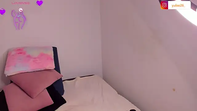 Snapshot of Brandy_brown_ chatting on 09/30/25, 12:15 Brandy brown online show from 09/30/25, 12:15