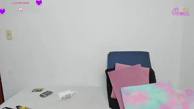 Brandy brown  online show from 12/18/25, 11:33