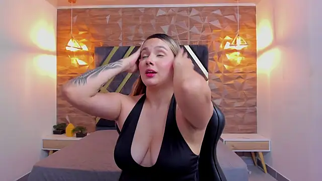 Emmaa white  online show from 04/16/26, 09:39