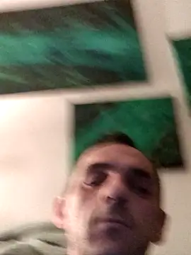 Snapshot of hotmen83 chatting on 03/19/26, 10:08 hotmen83 online show from 03/19/26, 10:08