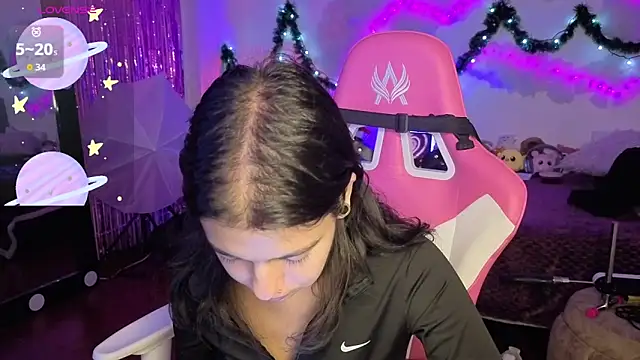 larah uwu online show from 01/07/26, 07:16