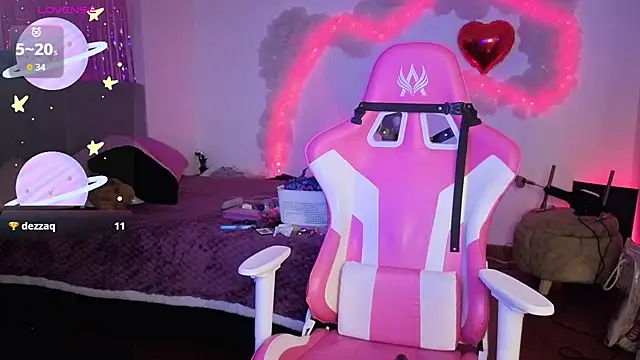 larah uwu online show from 02/13/26, 07:32