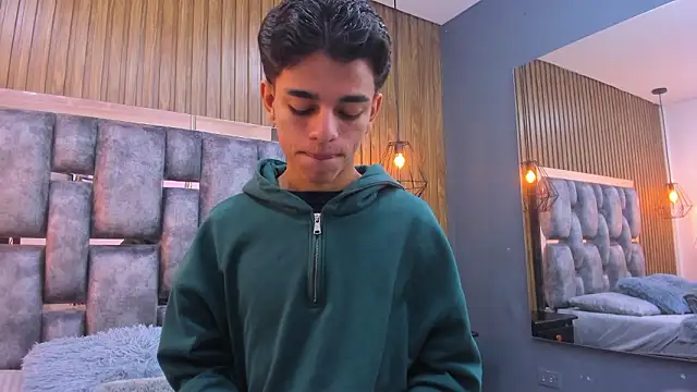 Snapshot of owen__johnson chatting on 01/19/26, 11:58 owen johnson online show from 01/19/26, 11:58